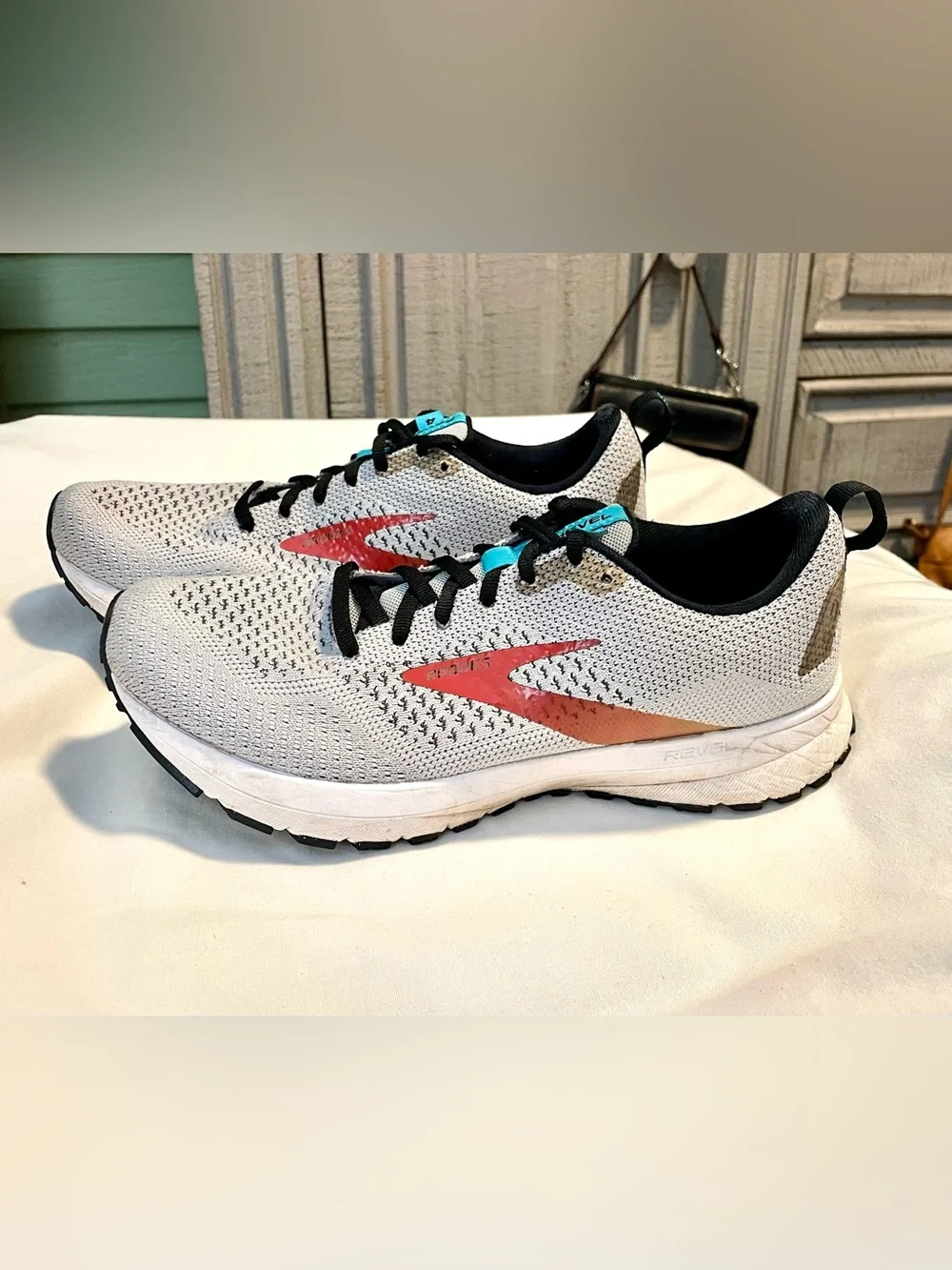 Brooks Revel 4 Running Shoes-Athletic/Sneaker/Lightweight-White-Red-Men Sz 7.5